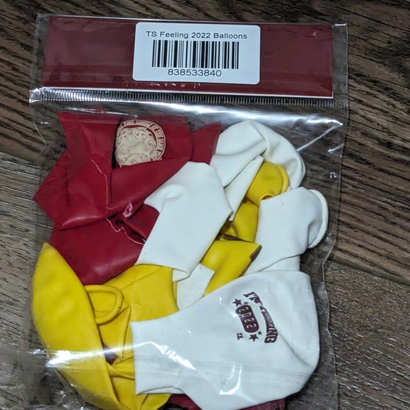 "Feeling 2022" Balloons by Taylor Swift - Picture 4 of 5